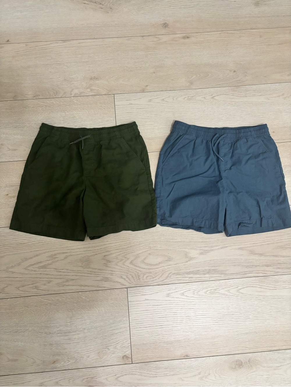 art class Elastic-Waist Shorts - Olive Green & Slate Blue